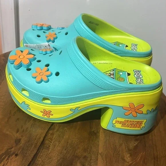 Siren Crocs Scooby Doo Clogs Size 9 - Picture 3 of 11